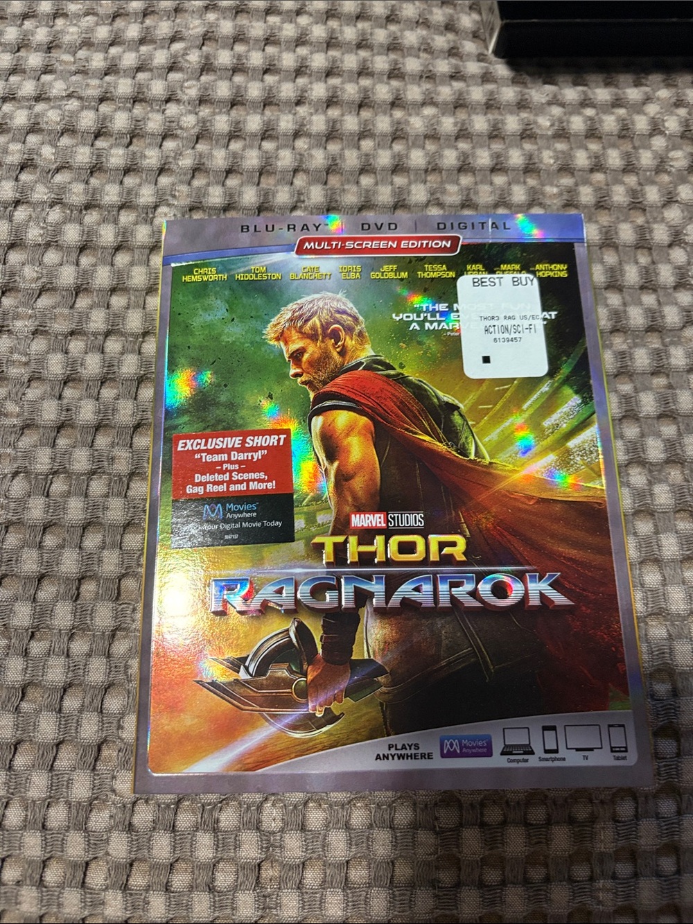 Marvel Thor: Ragnarok Blu-ray DVD Digital - Green & Gold Cover